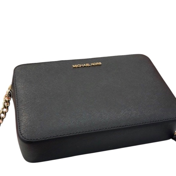 Michael Kors Black Leather Jet Set Item
E W Zip Crossbody Bag Gold Hardware - Picture 10 of 10